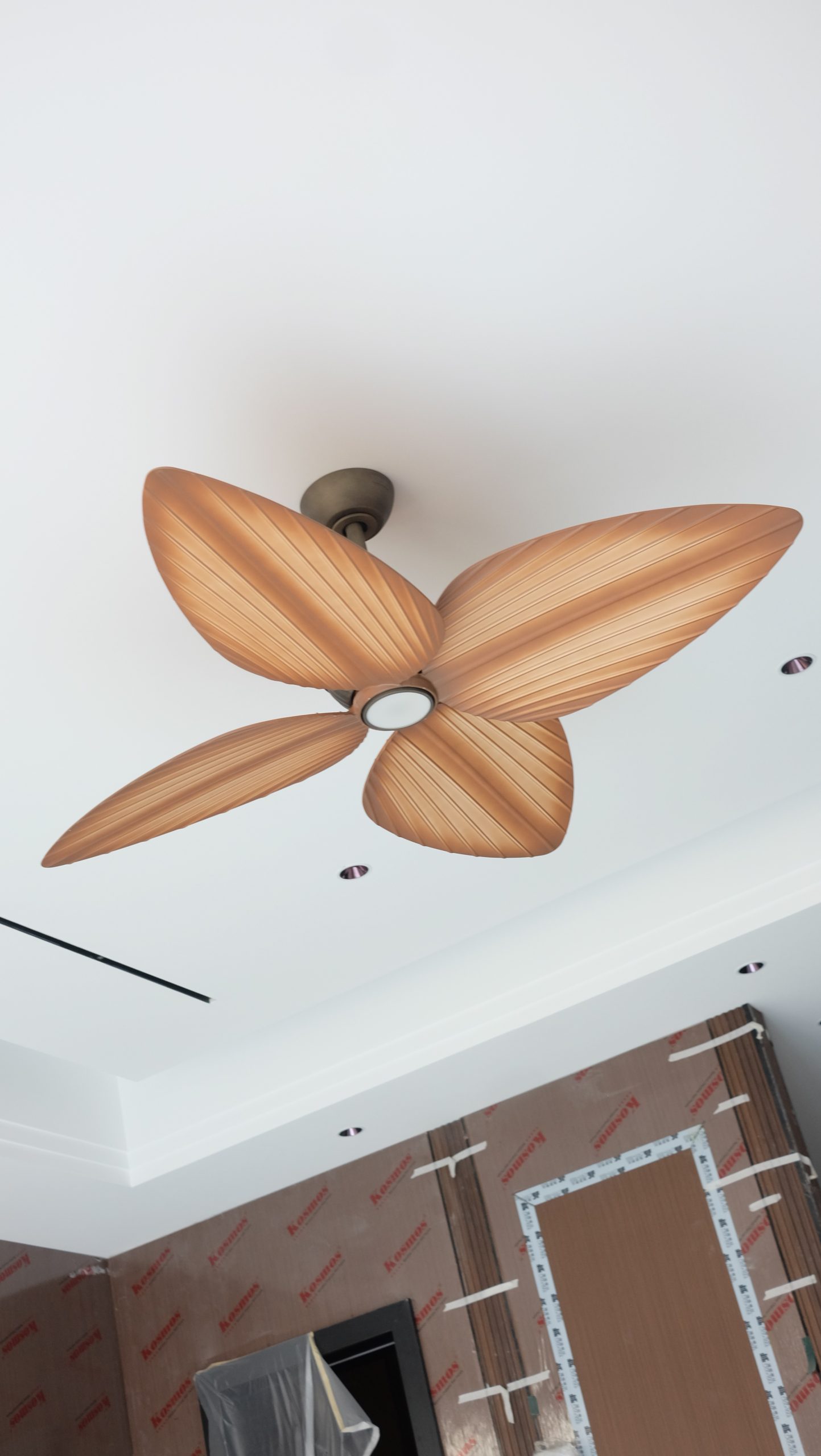 Quạt trần Tropical- Chiếc lá miền nhật đới Quạt trần Tropical- Chiếc lá miền nhật đới