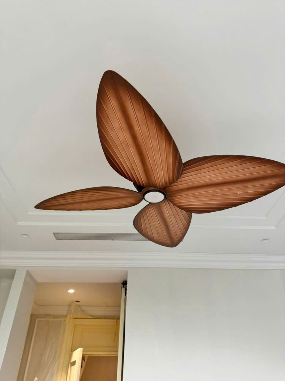 Quạt trần Tropical- Chiếc lá miền nhật đới Quạt trần Tropical- Chiếc lá miền nhật đới