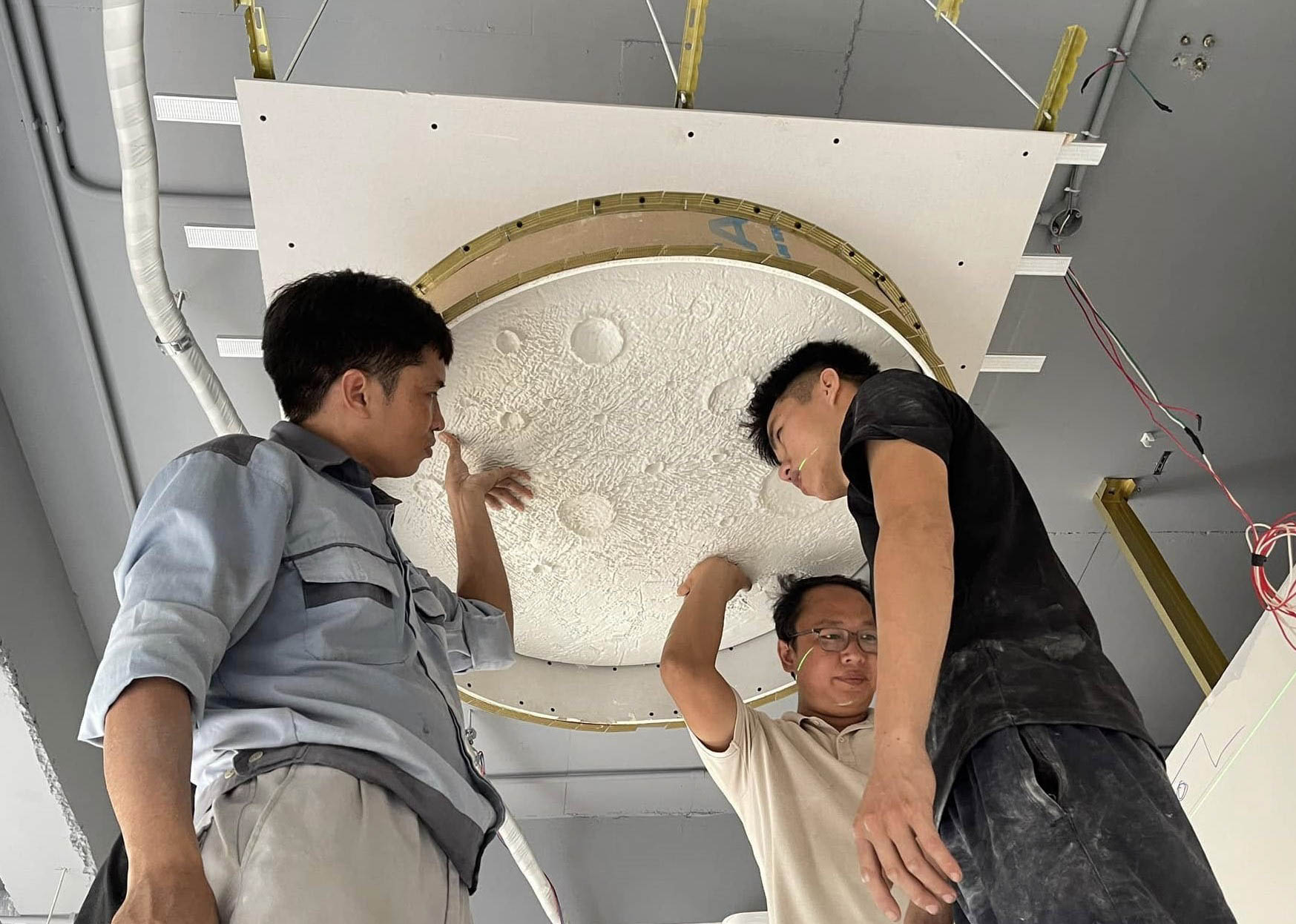 Đèn thạch cao hiệu ứng Mặt trăng Đèn thạch cao hiệu ứng Mặt trăng