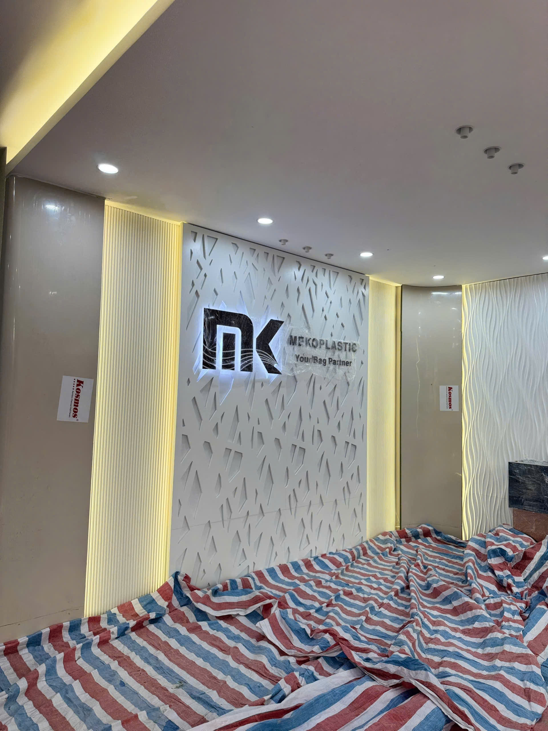 Đèn rọi âm trần chỉnh hướng NOVA Spotlight Đèn rọi âm trần chỉnh hướng NOVA Spotlight