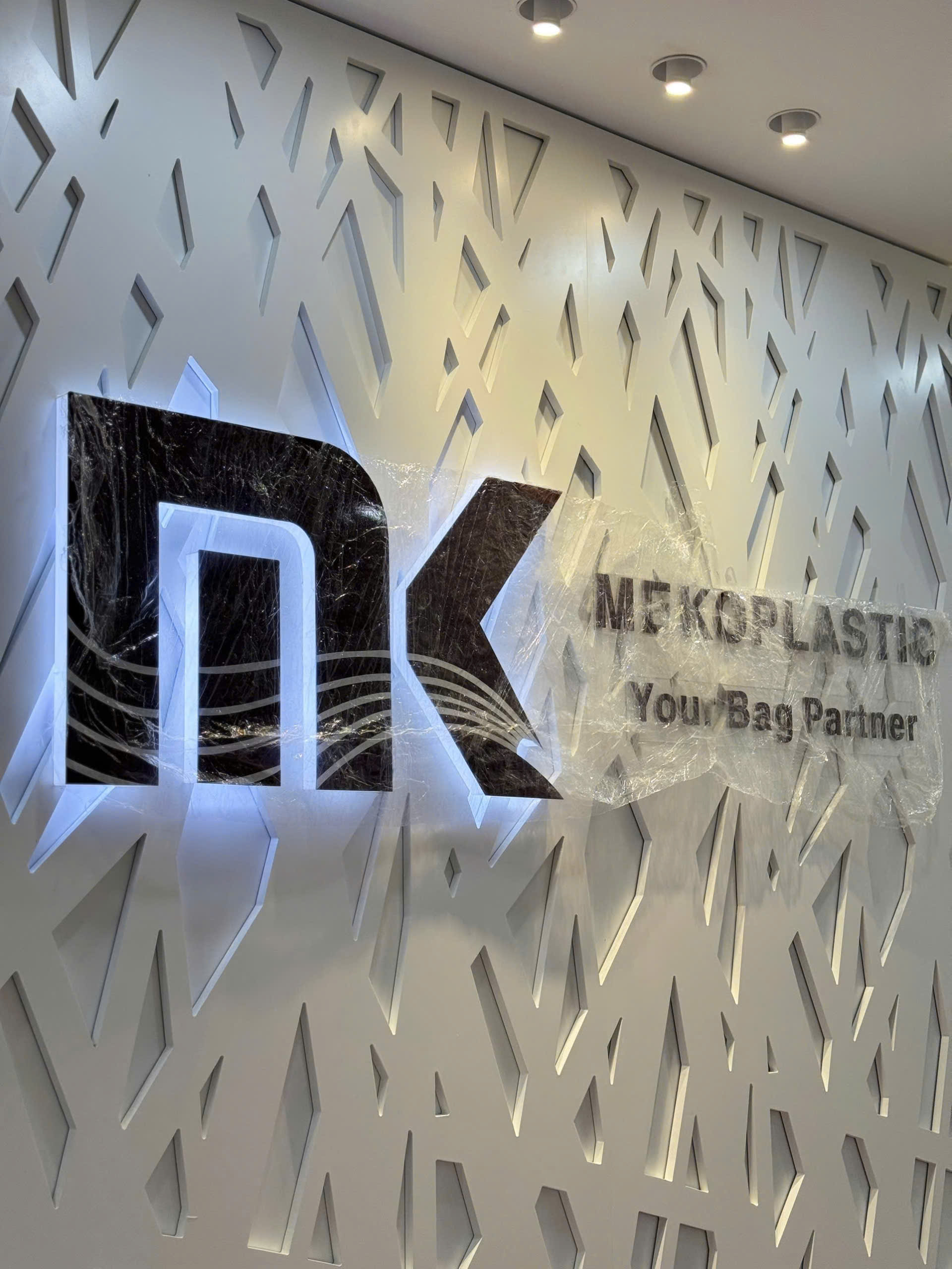 Đèn rọi âm trần chỉnh hướng NOVA Spotlight Đèn rọi âm trần chỉnh hướng NOVA Spotlight