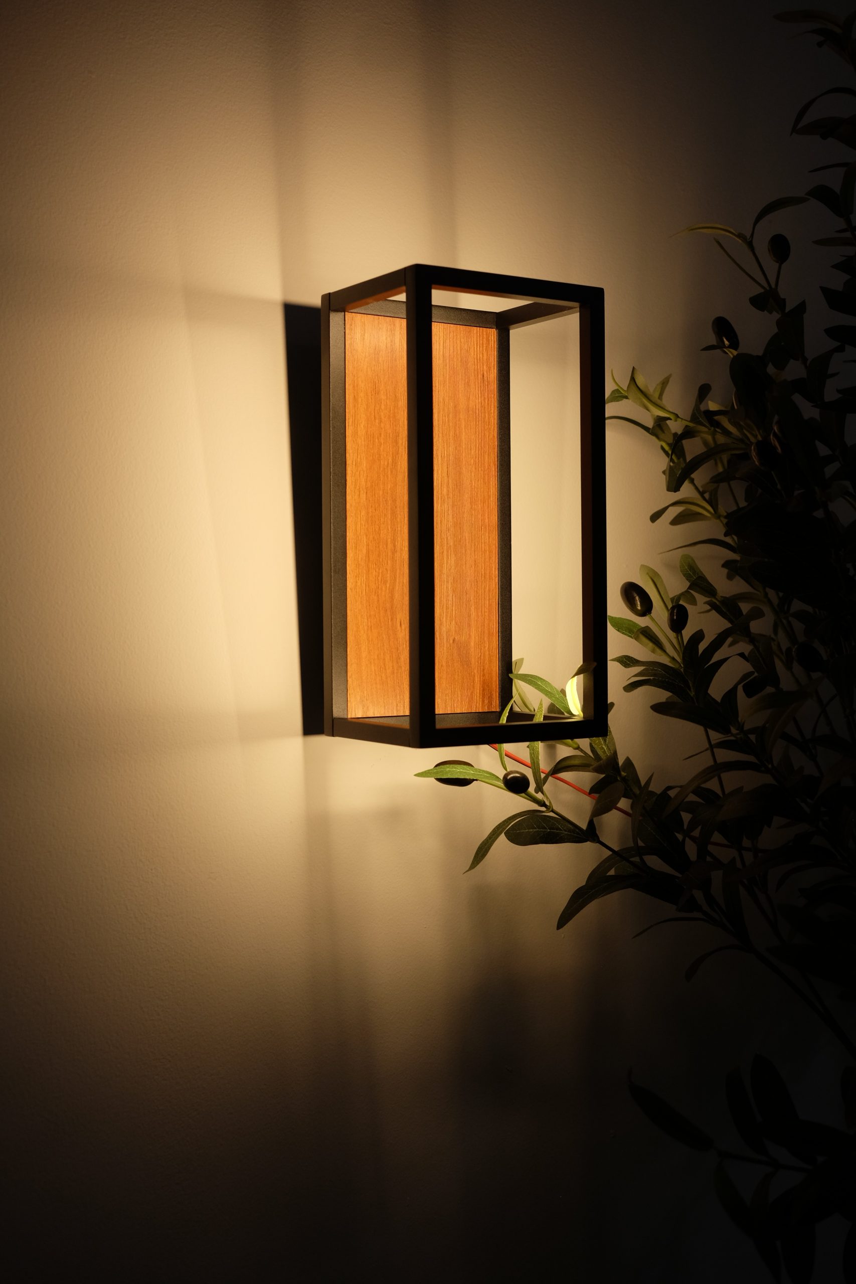 Đèn ốp tường CHIRON WOOD- Cosmos Lighing
