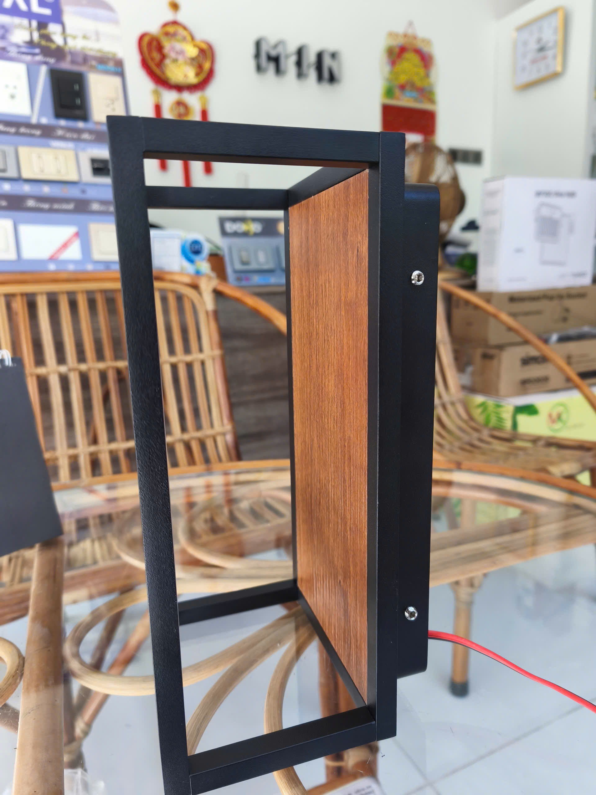 Đèn ốp tường CHIRON WOOD- Cosmos Lighing