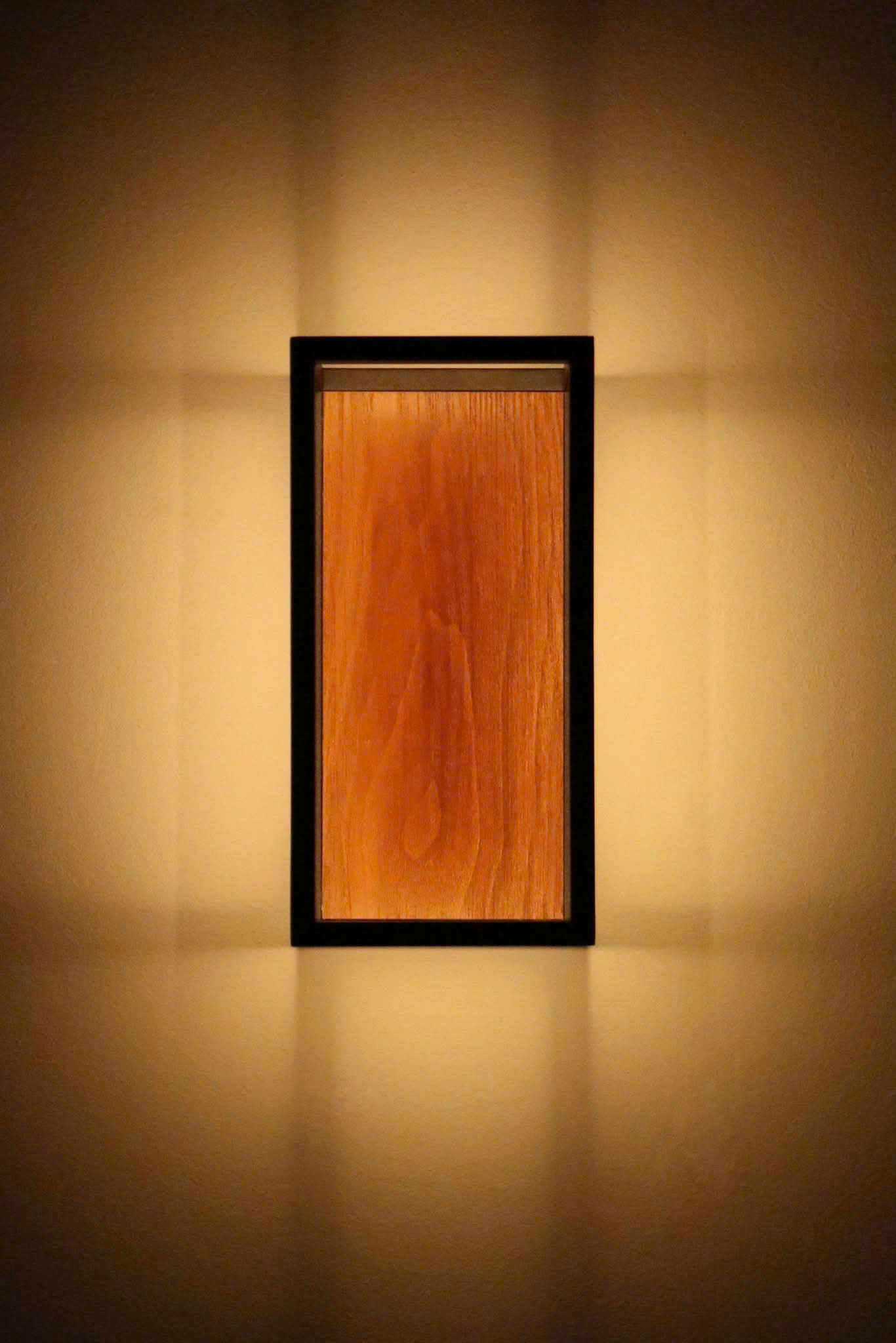 Đèn tường Chiron Wood- Cosmos Lighting